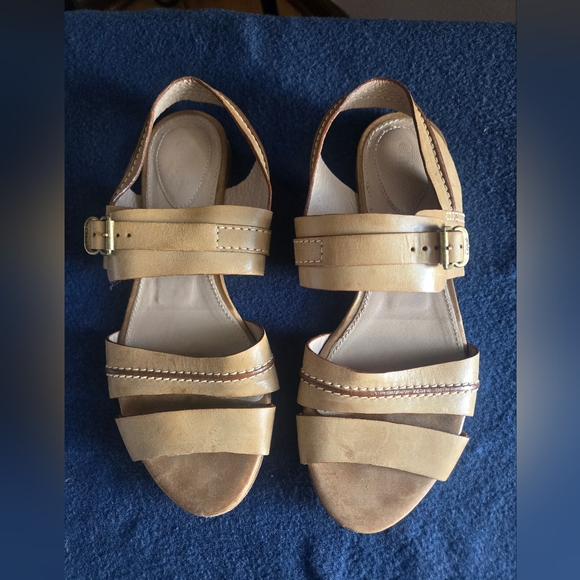 CHLOE  Tan Leather Sandals - Picture 1 of 6